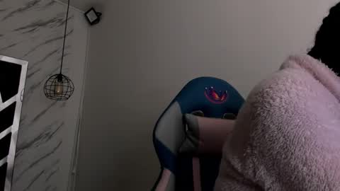   online show from November 1, 2025, 11:45 am