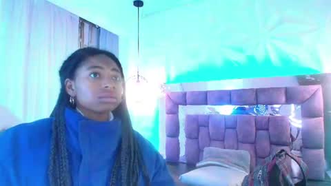 Snapshot of queen_perla_ chatting on July 3, 2026, 12:11 pm online show from July 3, 2026, 12:11 pm