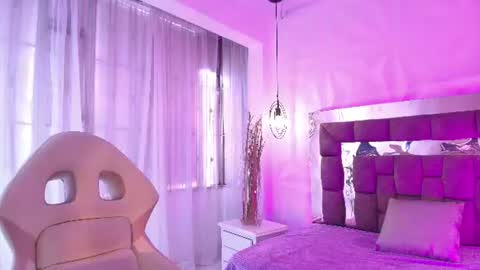 Snapshot of queen_perla_ chatting on July 6, 2026, 6:10 pm online show from July 6, 2026, 6:10 pm