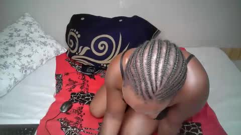 queen_pretty11 online show from May 15, 2026, 6:53 am