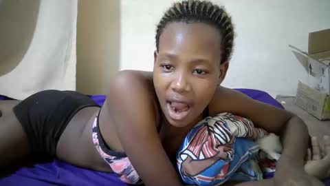Snapshot of queen_slender chatting on May 11, 2026, 2:45 pm queen_slender online show from May 11, 2026, 2:45 pm