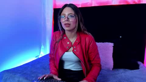 Snapshot of queen_stasy chatting on September 17, 2025, 10:33 pm Valentina online show from September 17, 2025, 10:33 pm