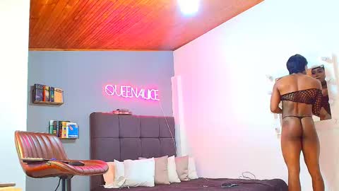 Snapshot of queenaliice chatting on February 9, 2026, 7:18 pm ALICE online show from February 9, 2026, 7:18 pm