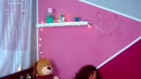 Queenamazon  online show from February 7, 2025, 8:33 am