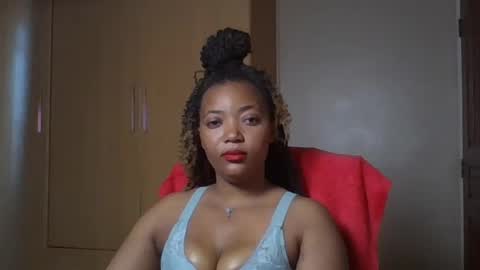 Snapshot of queenbebony2 chatting on June 15, 2026, 7:43 am Queenbebony2 online show from June 15, 2026, 7:43 am