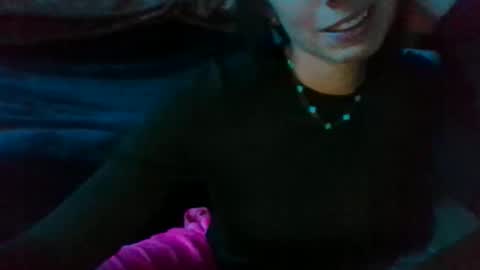 Snapshot of queenbee6269 chatting on December 13, 2024, 5:27 am queenbee6269 online show from December 13, 2024, 5:27 am