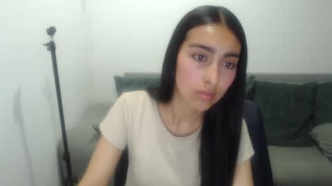 queenbyte_18 online show from October 24, 2025, 7:54 pm