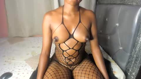 Snapshot of queenchloe1 chatting on July 3, 2026, 4:52 am queenchloe1 online show from July 3, 2026, 4:52 am