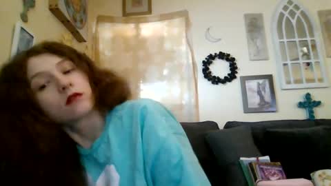 Snapshot of queencrimsonlvx chatting on July 15, 2026, 1:22 am queencrimsonlvx online show from July 15, 2026, 1:22 am