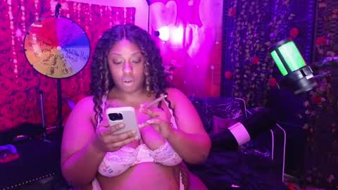 Snapshot of queencroze chatting on March 31, 2026, 4:13 am Queen Cherise Roze online show from March 31, 2026, 4:13 am