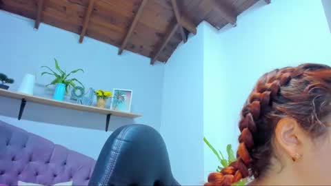 Queen online show from March 29, 2026, 5:02 pm