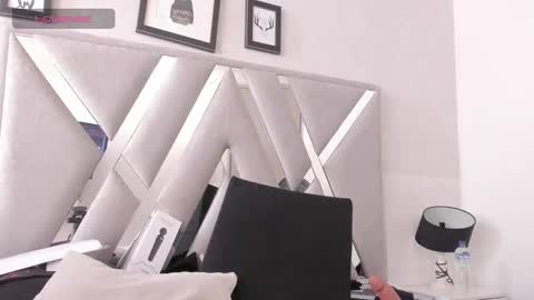 QUEENJEENN online show from January 18, 2025, 9:34 pm