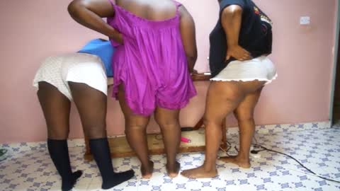 Nina online show from March 12, 2025, 8:52 pm