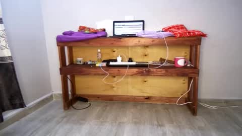 Nina online show from October 2, 2025, 7:48 am