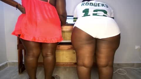 Nina online show from October 15, 2025, 2:39 pm