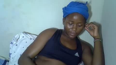 queenlena868103 online show from November 16, 2025, 6:13 pm