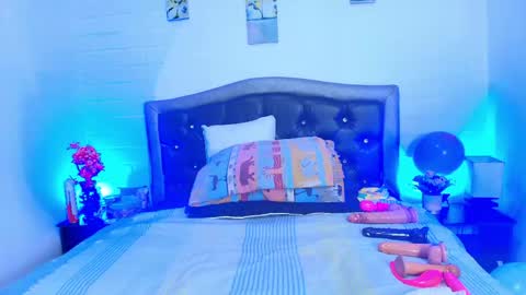 VickyBoobss online show from April 18, 2026, 12:31 pm