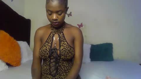 Snapshot of queenmavela_ chatting on January 18, 2026, 8:12 pm queenmavela_ online show from January 18, 2026, 8:12 pm