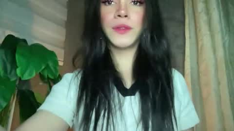Snapshot of queenn_xxx chatting on September 20, 2025, 7:53 am QUEEN online show from September 20, 2025, 7:53 am