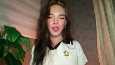 Snapshot of queenn_xxx chatting on October 1, 2025, 5:30 pm QUEEN online show from October 1, 2025, 5:30 pm