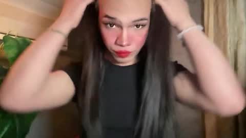 QUEEN online show from April 20, 2026, 10:07 am