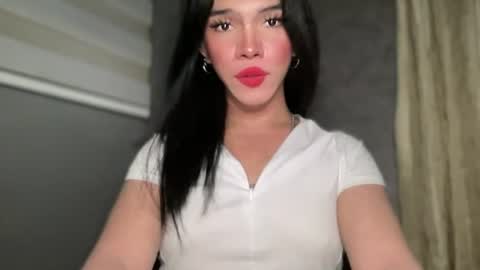 Snapshot of queenn_xxx chatting on June 21, 2026, 9:23 am QUEEN online show from June 21, 2026, 9:23 am