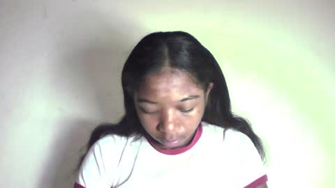 queennaya online show from July 8, 2026, 5:23 am