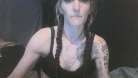 Snapshot of queennjuuicy chatting on May 15, 2026, 2:18 am IG Juuicy IGGE Gezzzy online show from May 15, 2026, 2:18 am