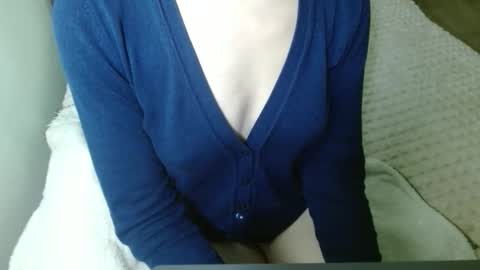 queenoftenderness online show from February 15, 2026, 8:27 pm