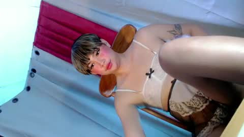 QUEEN online show from February 17, 2026, 5:26 am