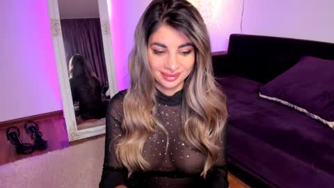 Snapshot of queenofyouredreams chatting on May 17, 2026, 9:55 pm Queennofyuredreams online show from May 17, 2026, 9:55 pm