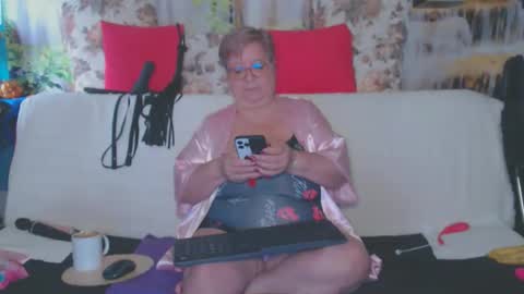 QueenPammy online show from October 18, 2025, 8:26 am