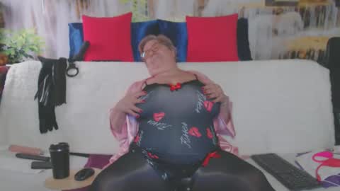 QueenPammy online show from November 21, 2025, 6:45 am