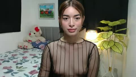 QueenPinay69 online show from September 11, 2025, 1:44 pm