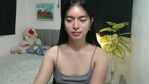 QueenPinay69 online show from October 6, 2025, 2:58 pm