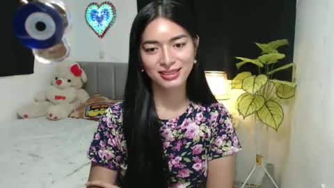QueenPinay69 online show from November 15, 2025, 4:54 am
