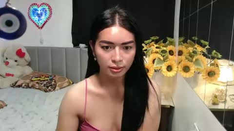 QueenPinay69 online show from November 27, 2025, 11:56 am
