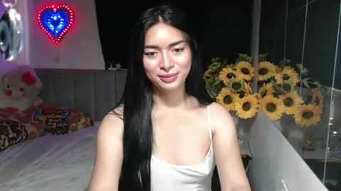QueenPinay69 online show from November 28, 2025, 5:10 am