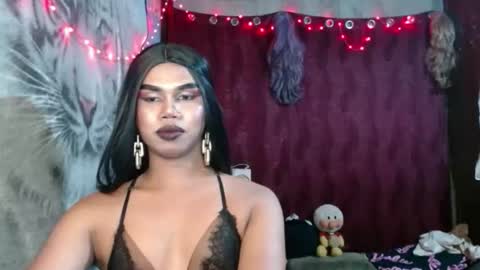 Snapshot of queenpinayebony_xx chatting on May 1, 2026, 9:47 am queenpinayebony_xx online show from May 1, 2026, 9:47 am