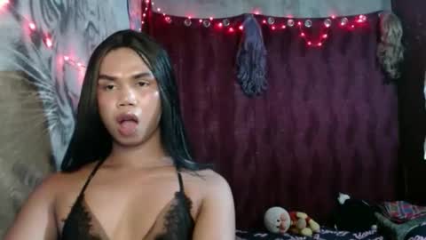 Snapshot of queenpinayebony_xx chatting on May 16, 2026, 12:59 pm queenpinayebony_xx online show from May 16, 2026, 12:59 pm