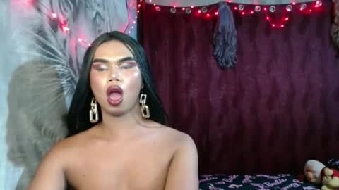 Snapshot of queenpinayebony_xx chatting on May 22, 2026, 3:17 pm queenpinayebony_xx online show from May 22, 2026, 3:17 pm