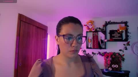 queenrose94 online show from February 13, 2026, 12:56 pm