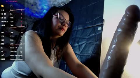 queenrose94 online show from June 6, 2026, 2:44 pm