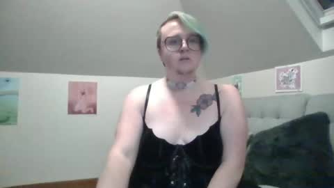 queerlyjaz online show from November 23, 2025, 12:54 am