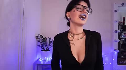 Snapshot of quiet_smile chatting on September 28, 2025, 10:31 am quiet_smile online show from September 28, 2025, 10:31 am