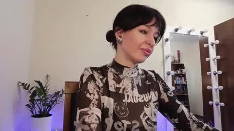 Snapshot of quiet_smile chatting on October 12, 2025, 8:13 am quiet_smile online show from October 12, 2025, 8:13 am