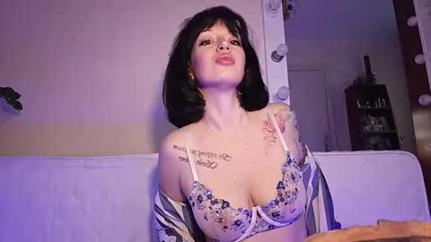 Snapshot of quiet_smile chatting on December 4, 2025, 10:35 am quiet_smile online show from December 4, 2025, 10:35 am