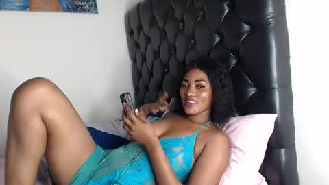 Snapshot of quinbae chatting on May 6, 2026, 6:35 pm quin online show from May 6, 2026, 6:35 pm