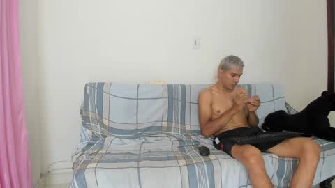 QuinnAndPuma online show from March 11, 2025, 4:32 am