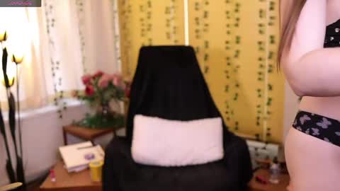 QuinnMonroe online show from May 4, 2026, 1:07 pm